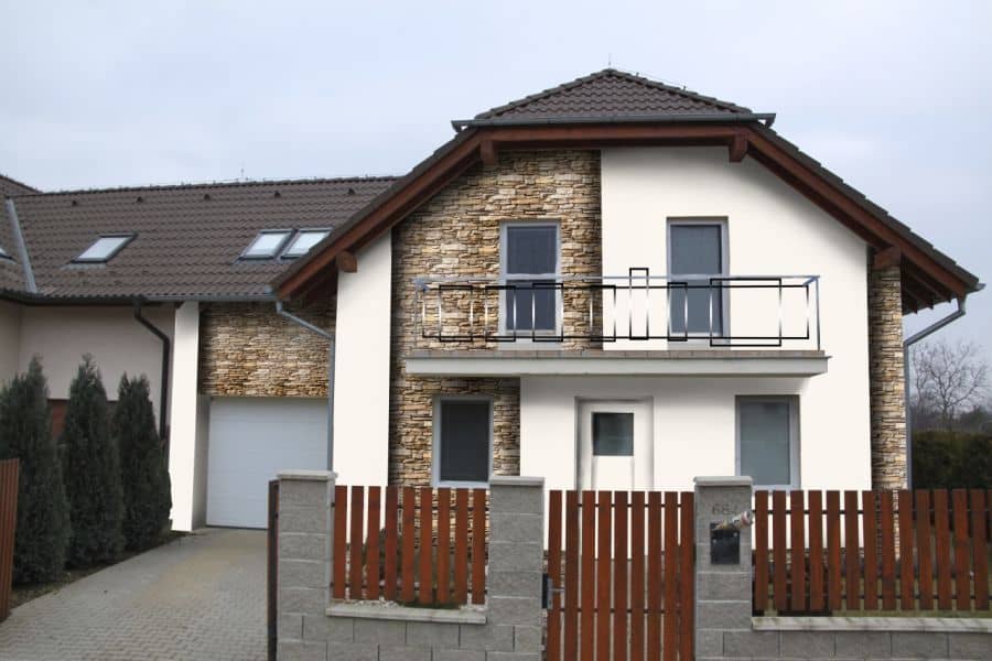 Návrh fasády s kamenným obkladem - varianta 4