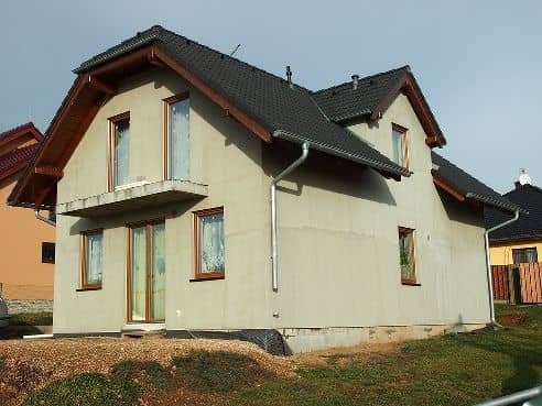 Rodinný dům před návrhem fasády - zadní pohled